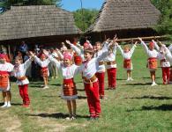 Ուկրաինական ժողովրդական բացօթյա խաղեր Ուկրաինական ժողովրդական խաղեր ավագ խմբերի համար